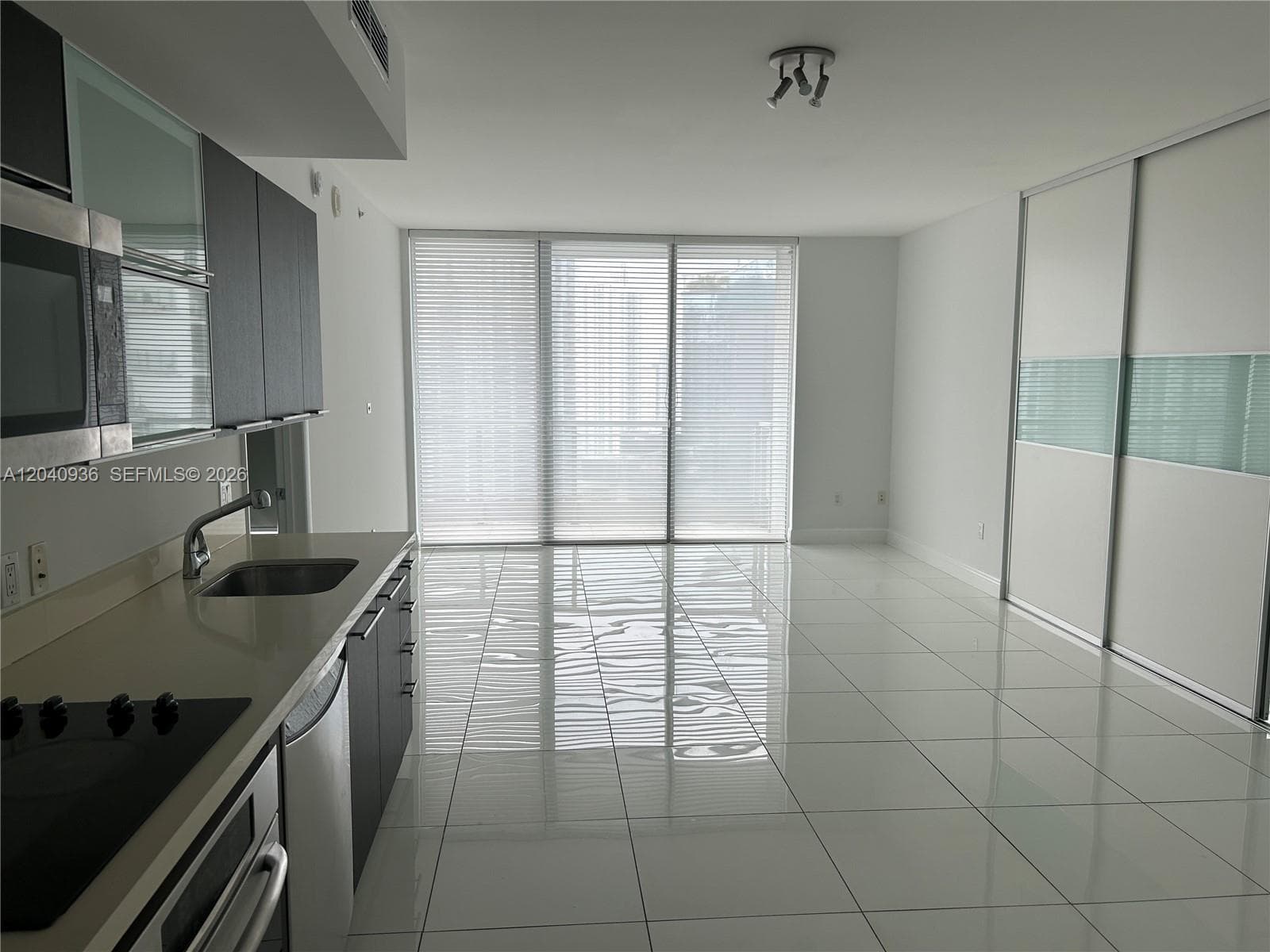 90 SW 3rd St # 3610, Miami, FL 33130 photo 4