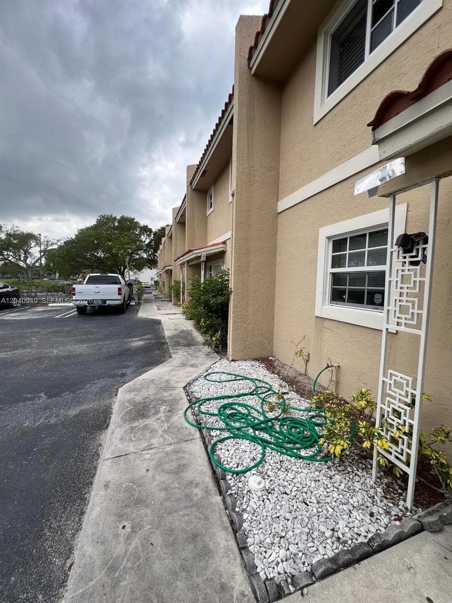 7983 NW 35th Ct # 6, Coral Springs, FL 33065 photo 2