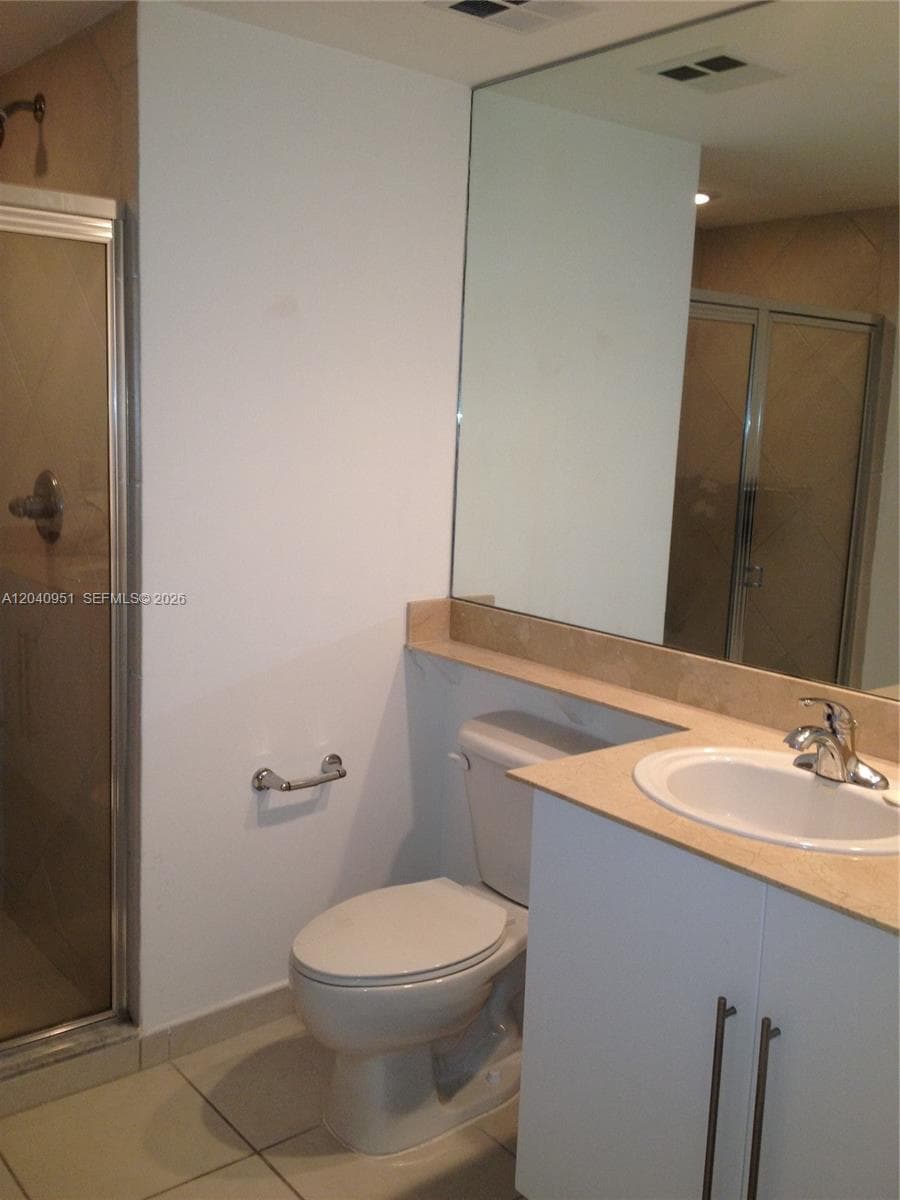 325 S Biscayne Blvd # 1414, Miami, FL 33131 photo 2