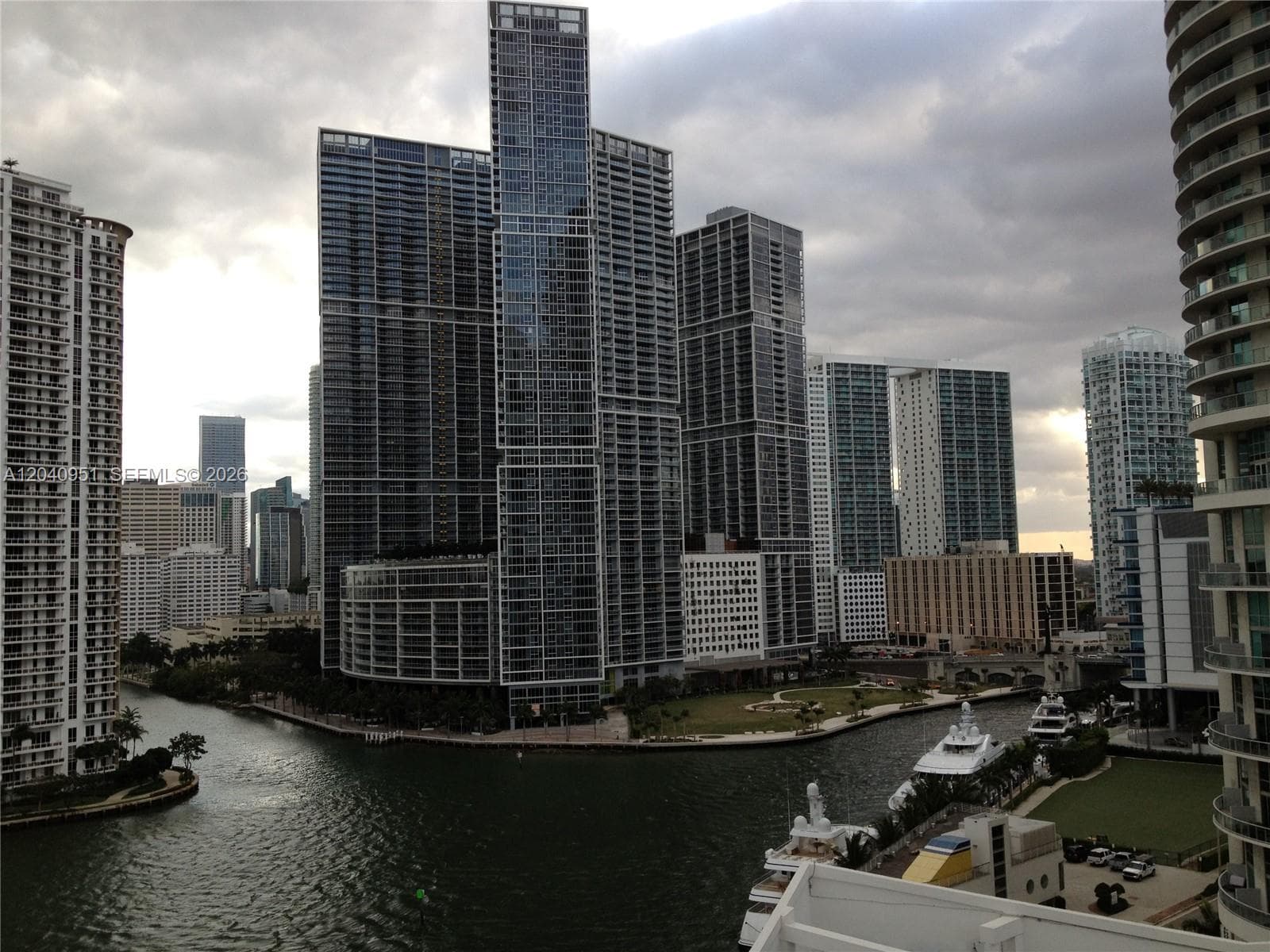 325 S Biscayne Blvd # 1414, Miami, FL 33131 photo 5
