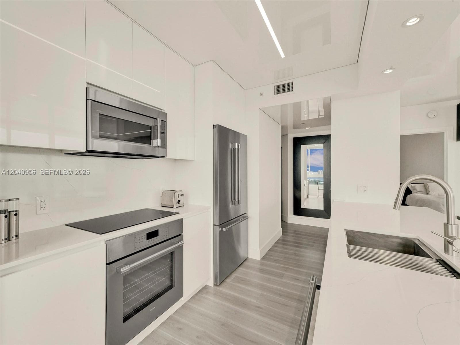 6365 Collins Ave # 2407, Miami Beach, FL 33141 photo 3
