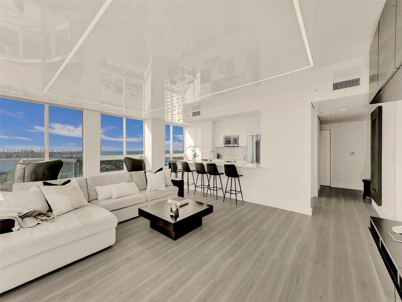 6365 Collins Ave # 2407, Miami Beach, FL 33141 photo 4