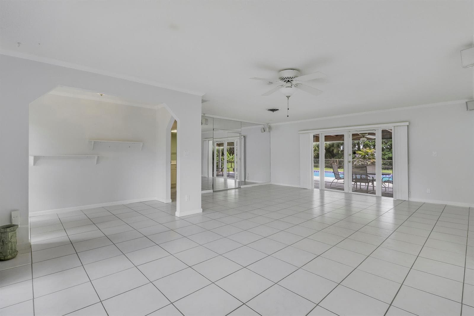 6824 Lakeside Road, West Palm Beach, FL 33411 photo 4