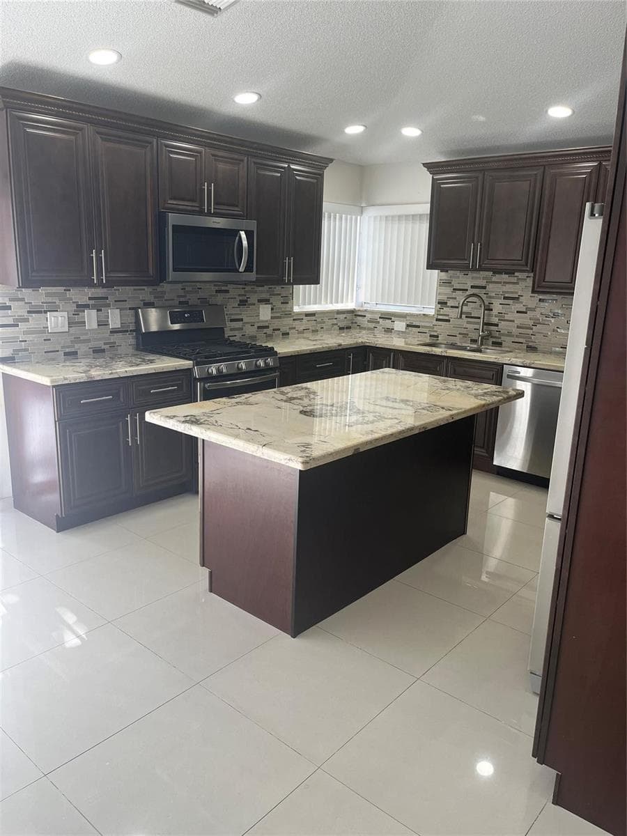 13412 NW 5th Place, Plantation, FL 33325 photo 3
