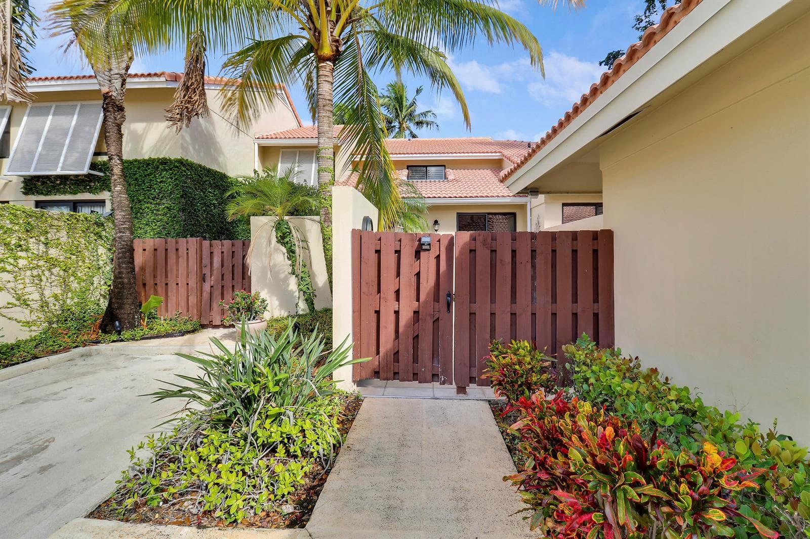 204 Old Meadow Way, Palm Beach Gardens, FL 33418 photo 3