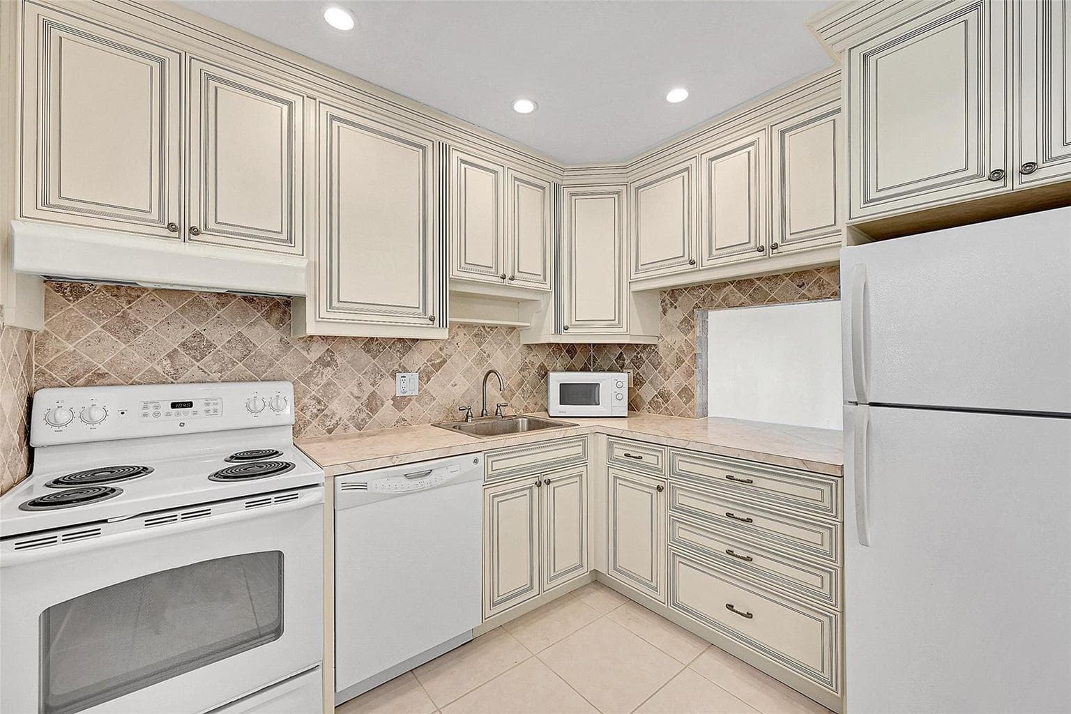 23 Abbey Lane # 202, Delray Beach, FL 33446 photo 3
