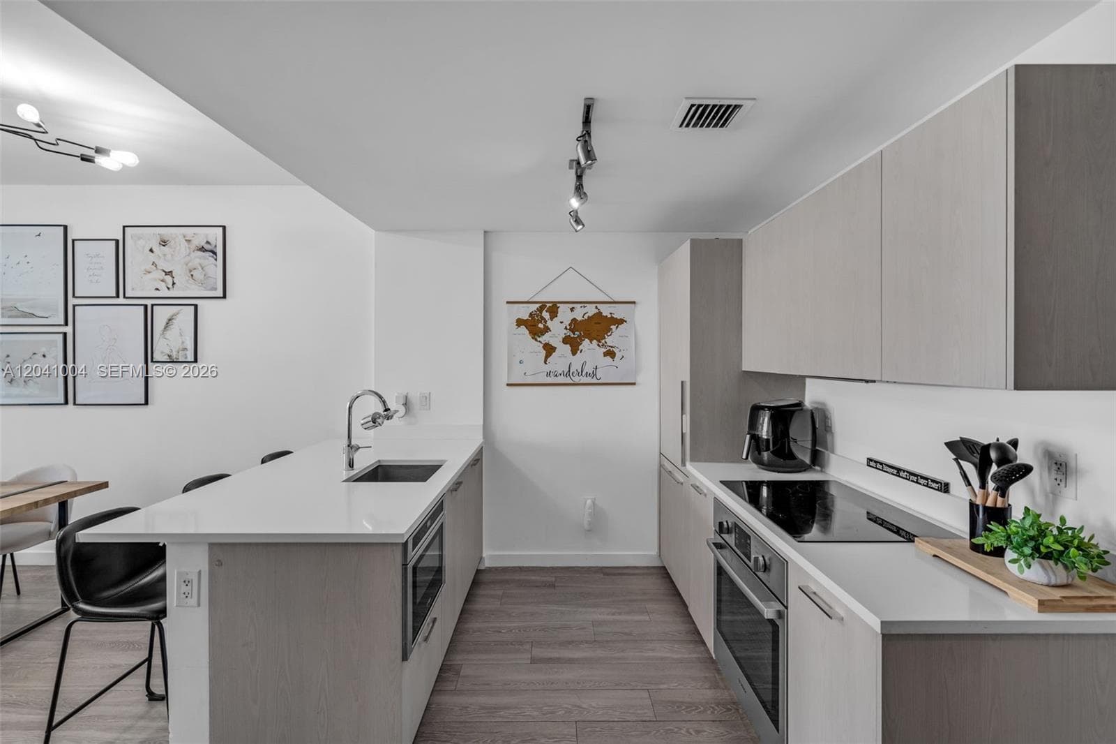 501 NE 31st St # 3704, Miami, FL 33137 photo 4