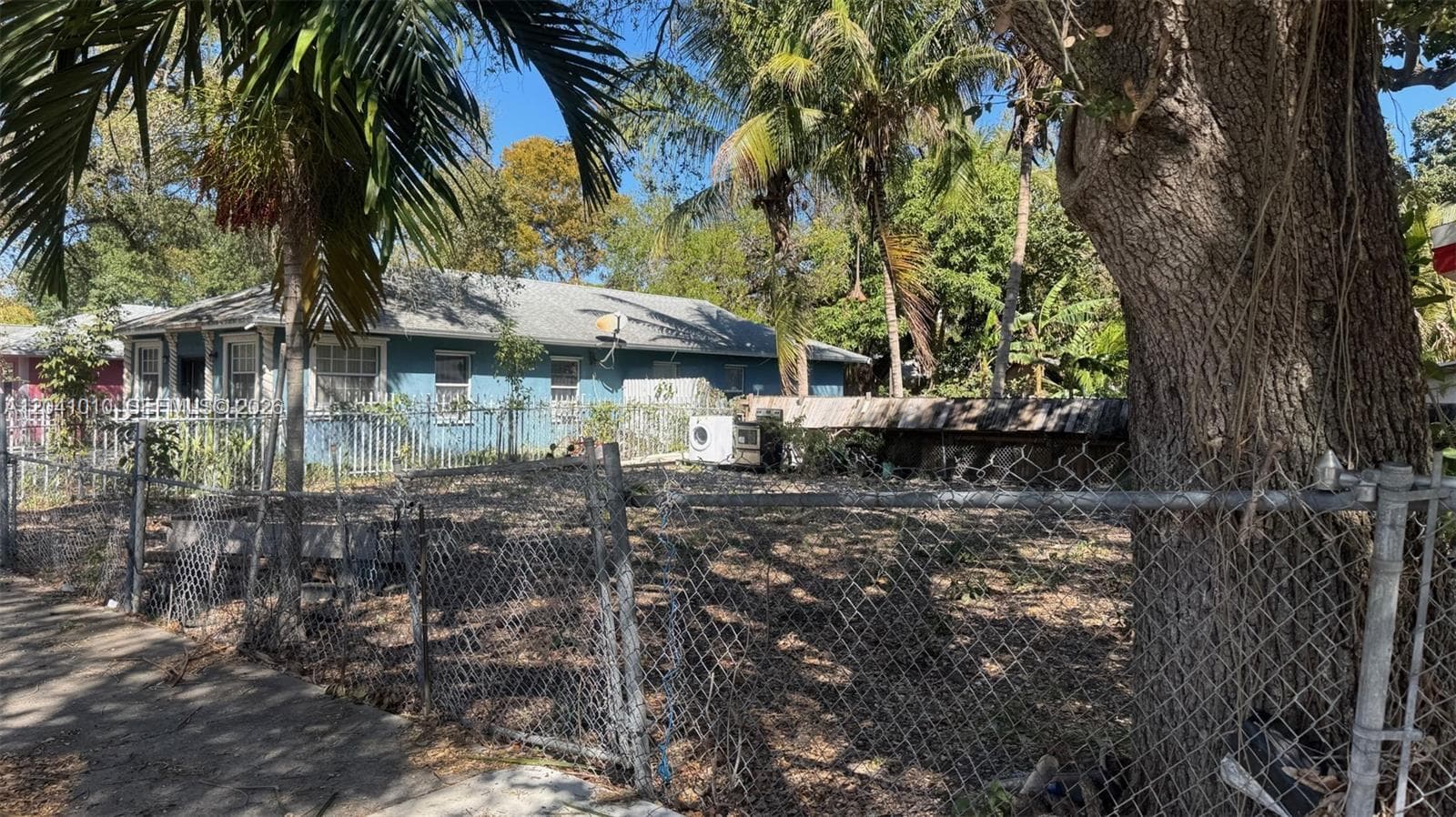 7613 NE 3rd Ave, Miami, FL 33138 photo 2