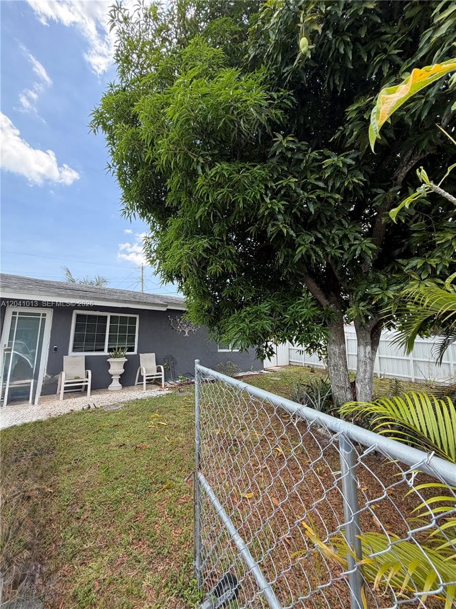 2300 SW 43rd Ave, Fort Lauderdale, FL 33317 photo 5