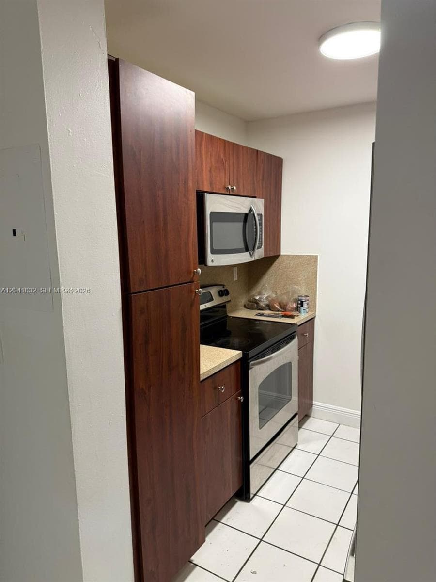 600 NW 32nd Pl # 303, Miami, FL 33125 photo 3