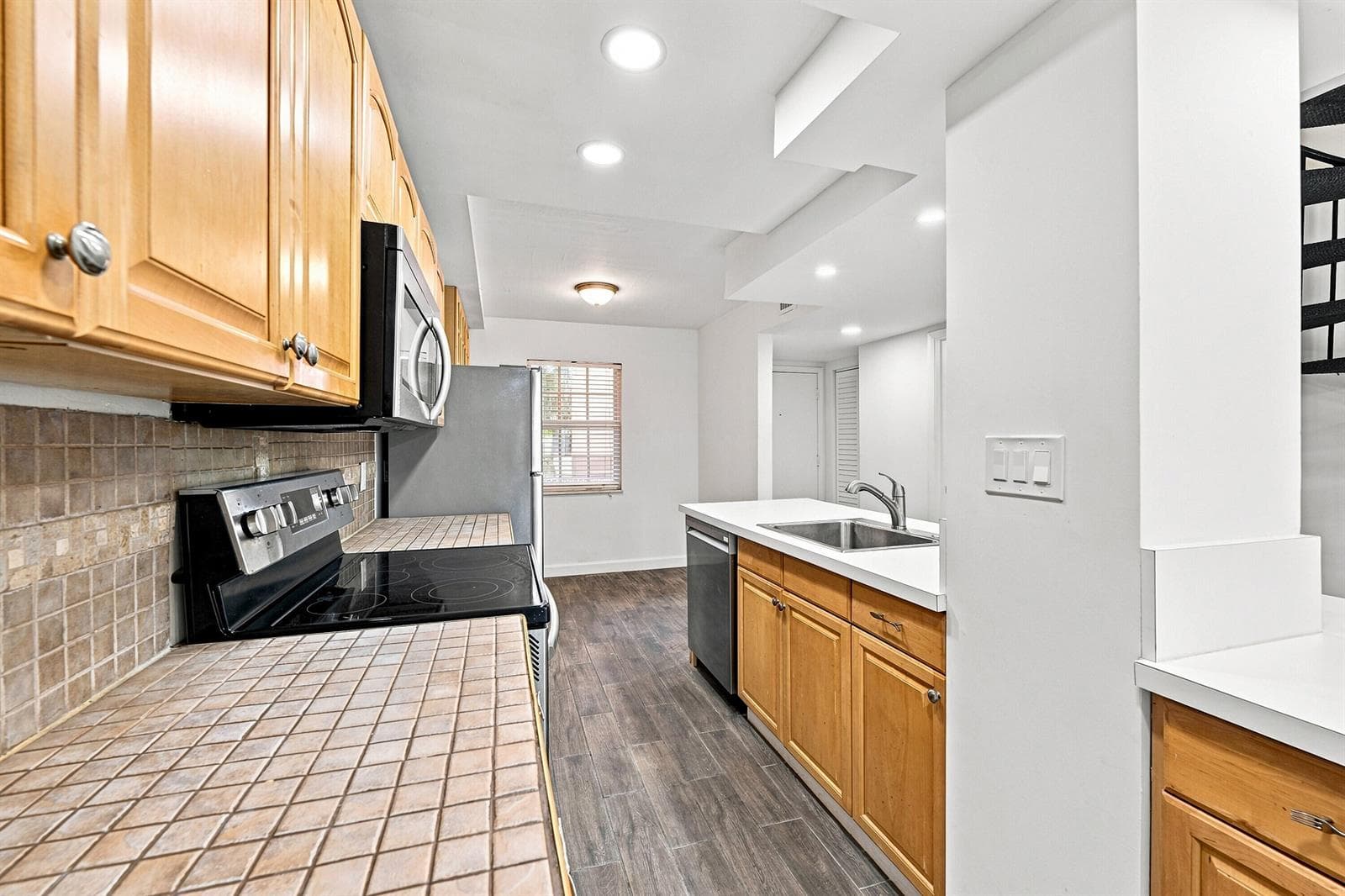 640 Tennis Club Drive # 307, Fort Lauderdale, FL 33311 photo 3