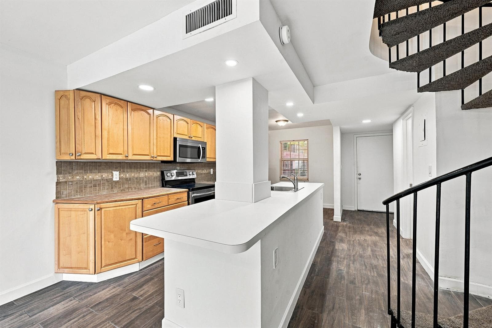 640 Tennis Club Drive # 307, Fort Lauderdale, FL 33311 photo 4