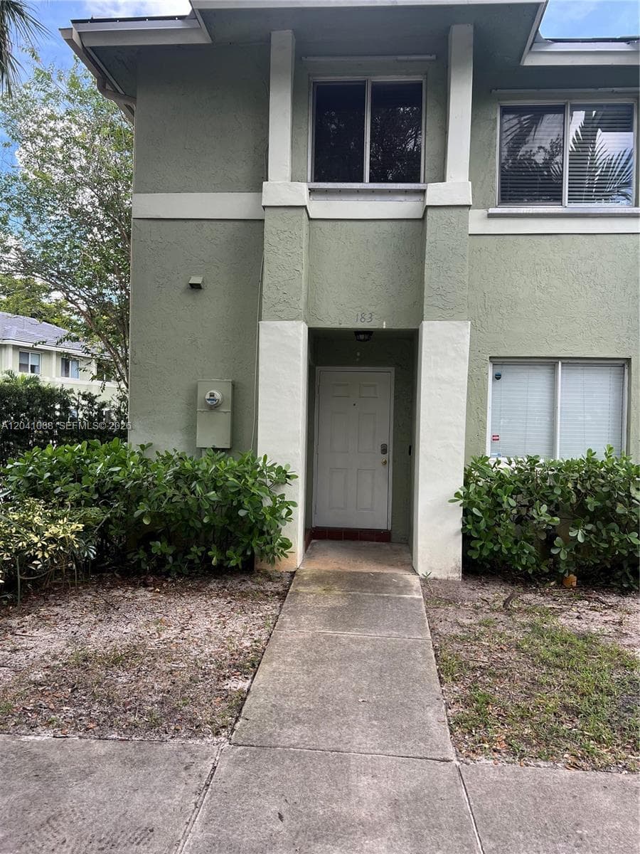 183 Hidden Ct Rd # F-33, Hollywood, FL 33023 photo 3