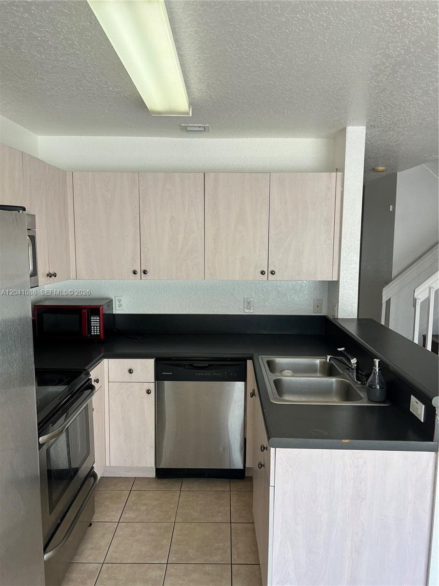 183 Hidden Ct Rd # F-33, Hollywood, FL 33023 photo 5
