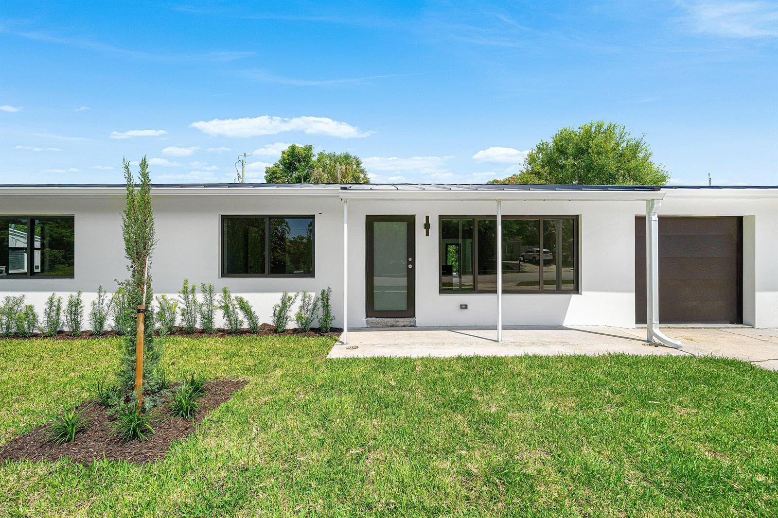 707 Sunset Drive, FL 33461 photo 2