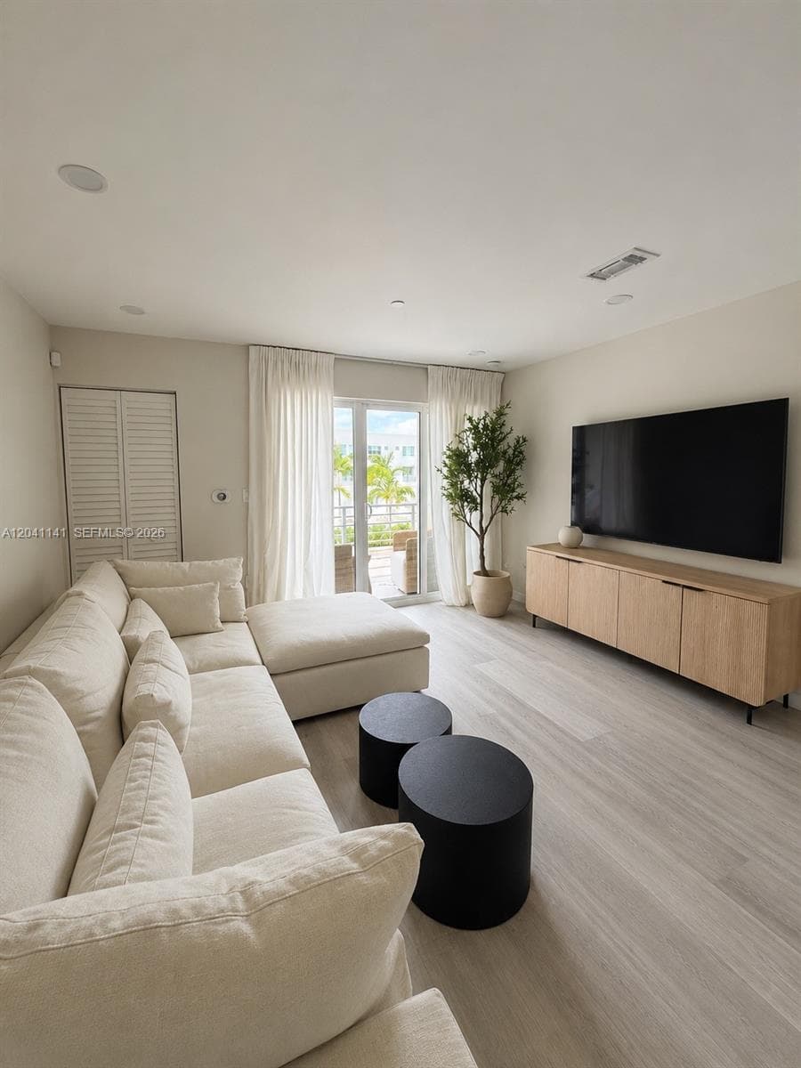 2505 NE 193rd St # 4211, Miami, FL 33180 photo 3