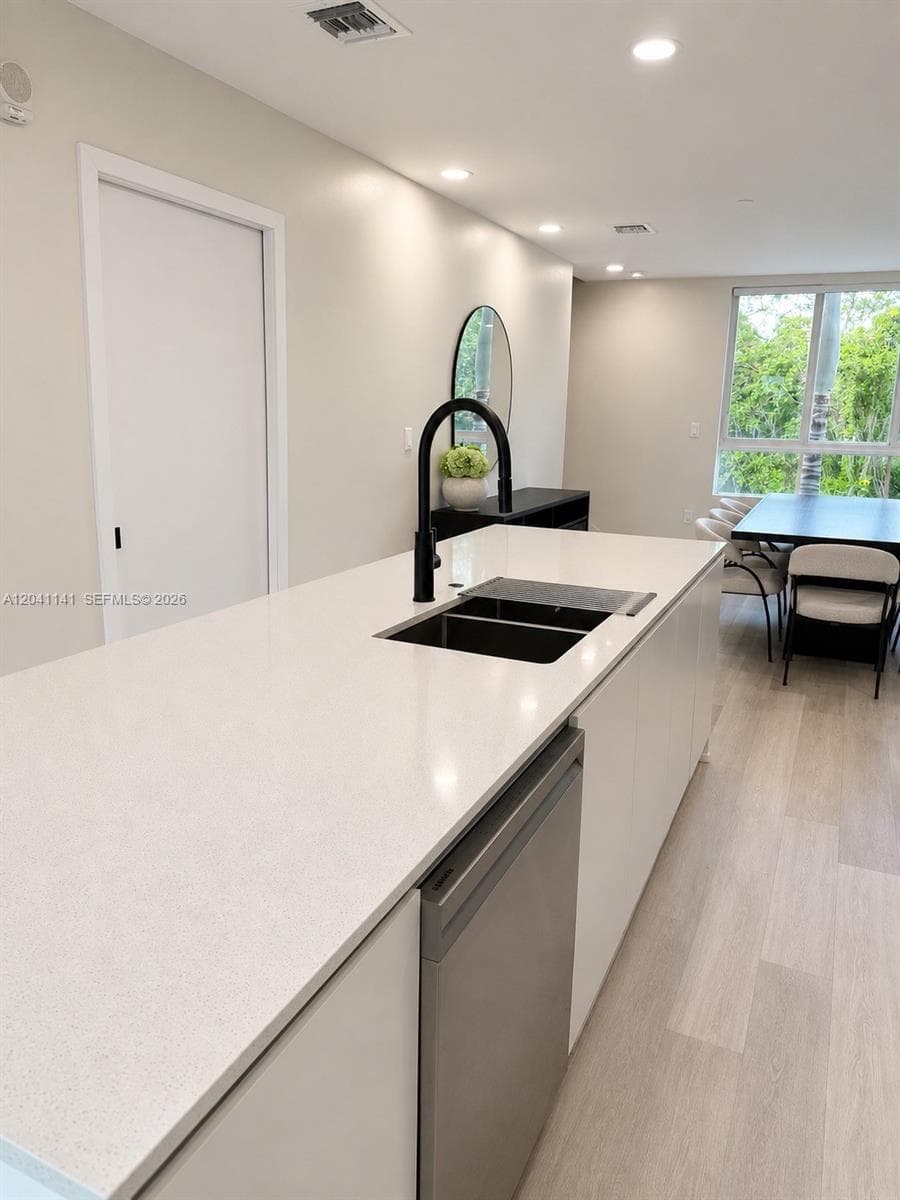 2505 NE 193rd St # 4211, Miami, FL 33180 photo 4