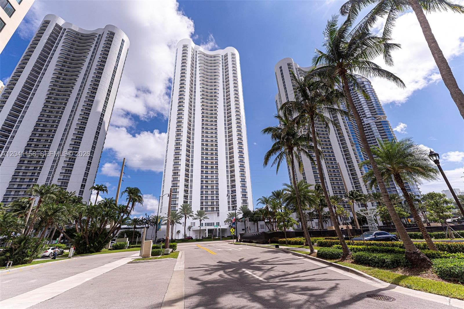 15901 Collins Ave # 2805, Sunny Isles Beach, FL 33160 photo 2
