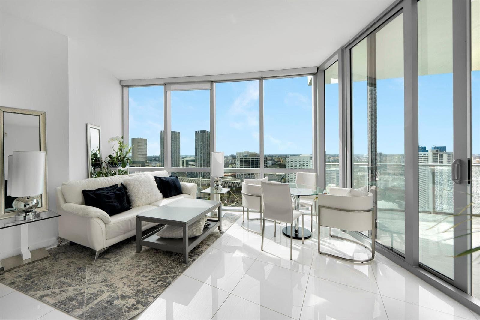 851 NE 1st Avenue # 2410, Miami, FL 33132 photo 2