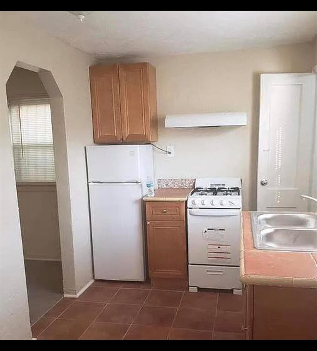 2490 NW 91st Street # A,b,c, Miami, FL 33147 photo 2