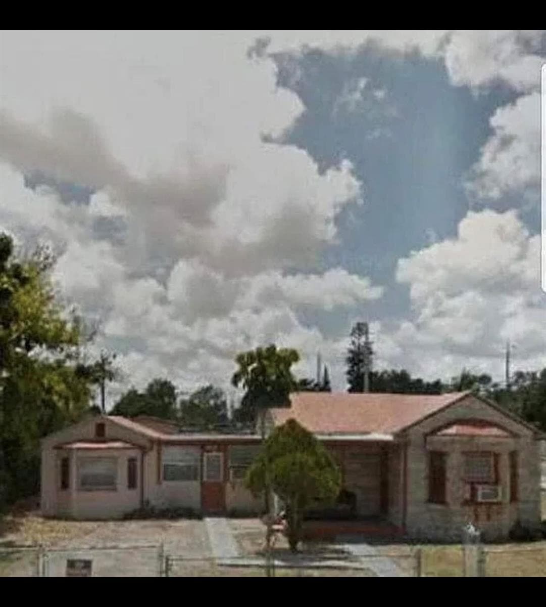 2490 NW 91st Street # A,b,c, Miami, FL 33147 photo 4