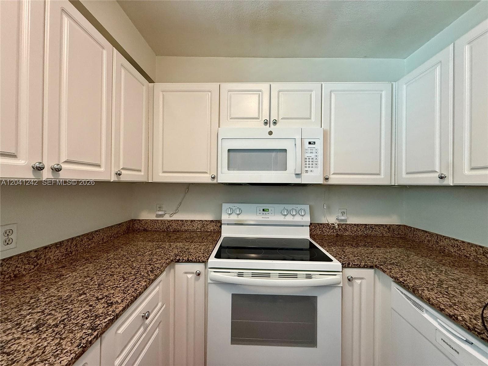 7800 Collins Ave # 407, Miami Beach, FL 33141