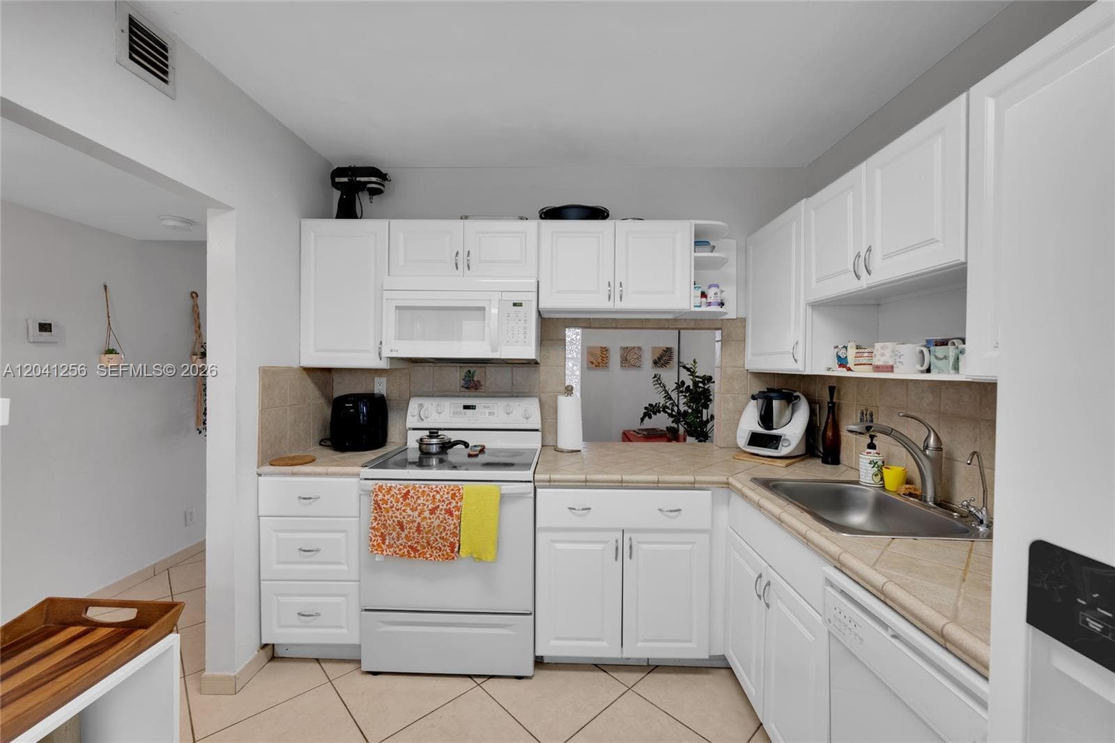 3199 S Ocean Dr # 402, Hallandale Beach, FL 33009 photo 3