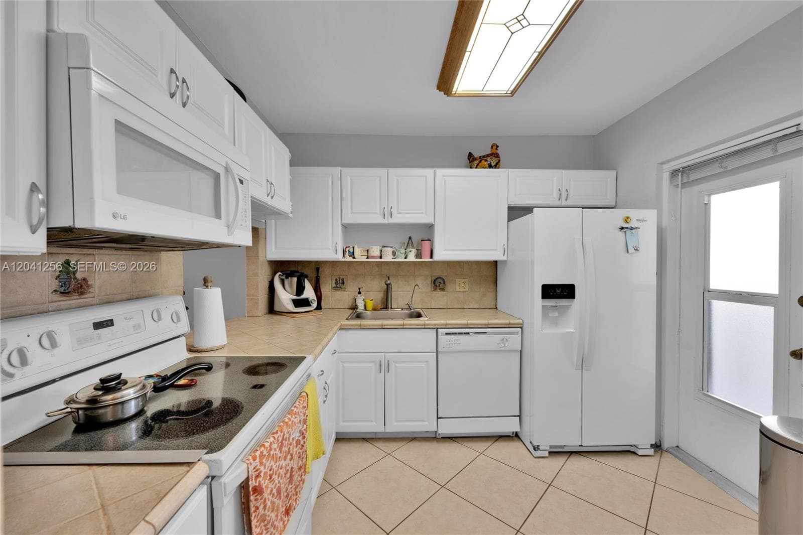 3199 S Ocean Dr # 402, Hallandale Beach, FL 33009 photo 4