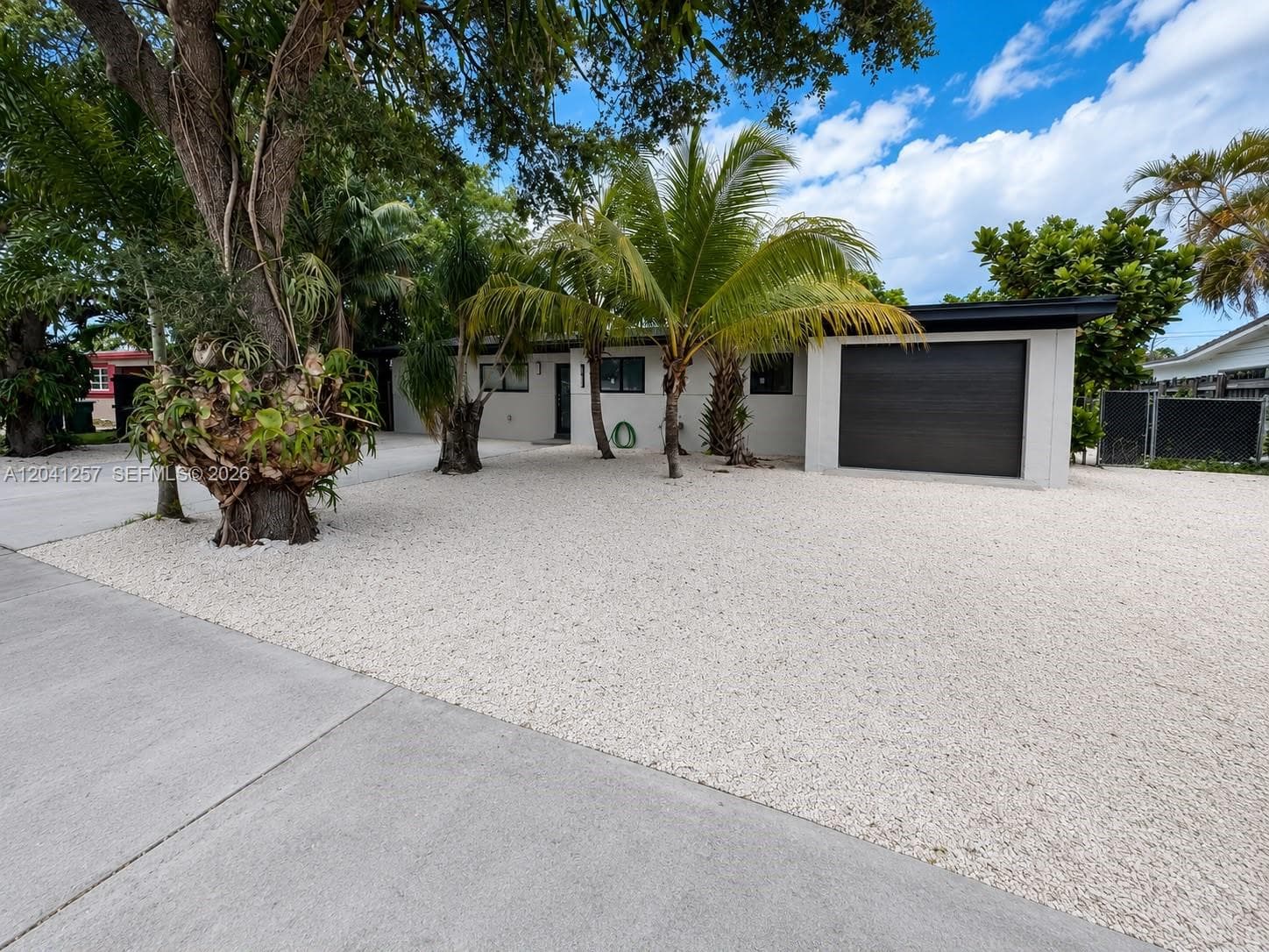 19700 NE 11th Pl, Miami, FL 33179 photo 2