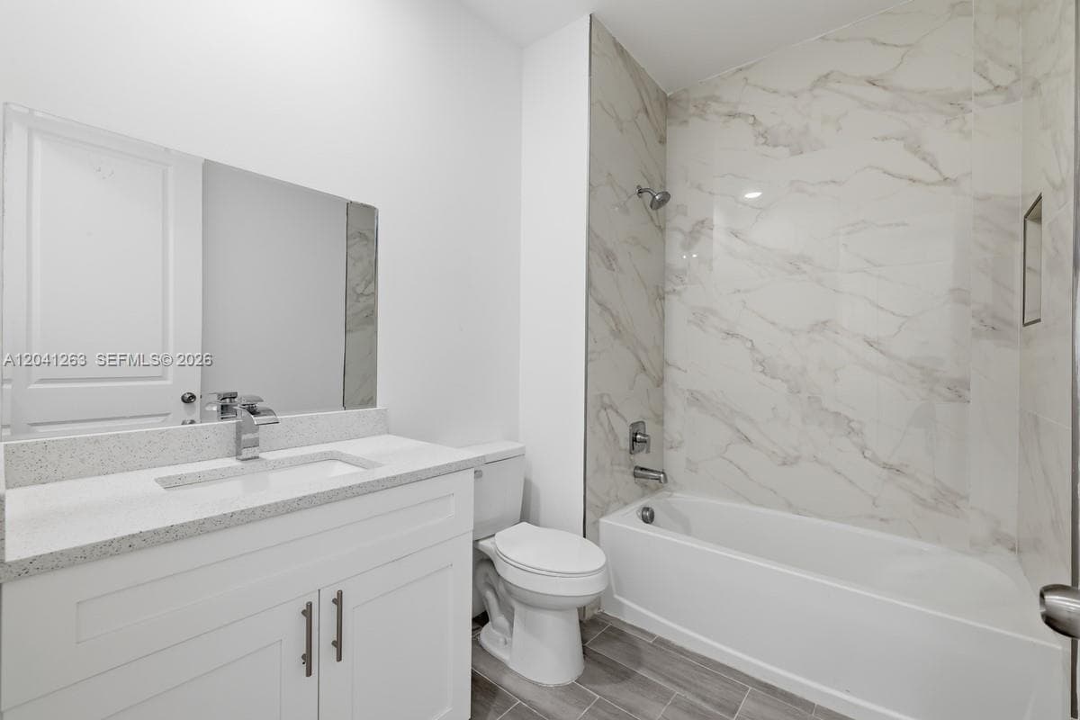195 Rotonda Blvd W # A, Port Charlotte, FL 33947 photo 4