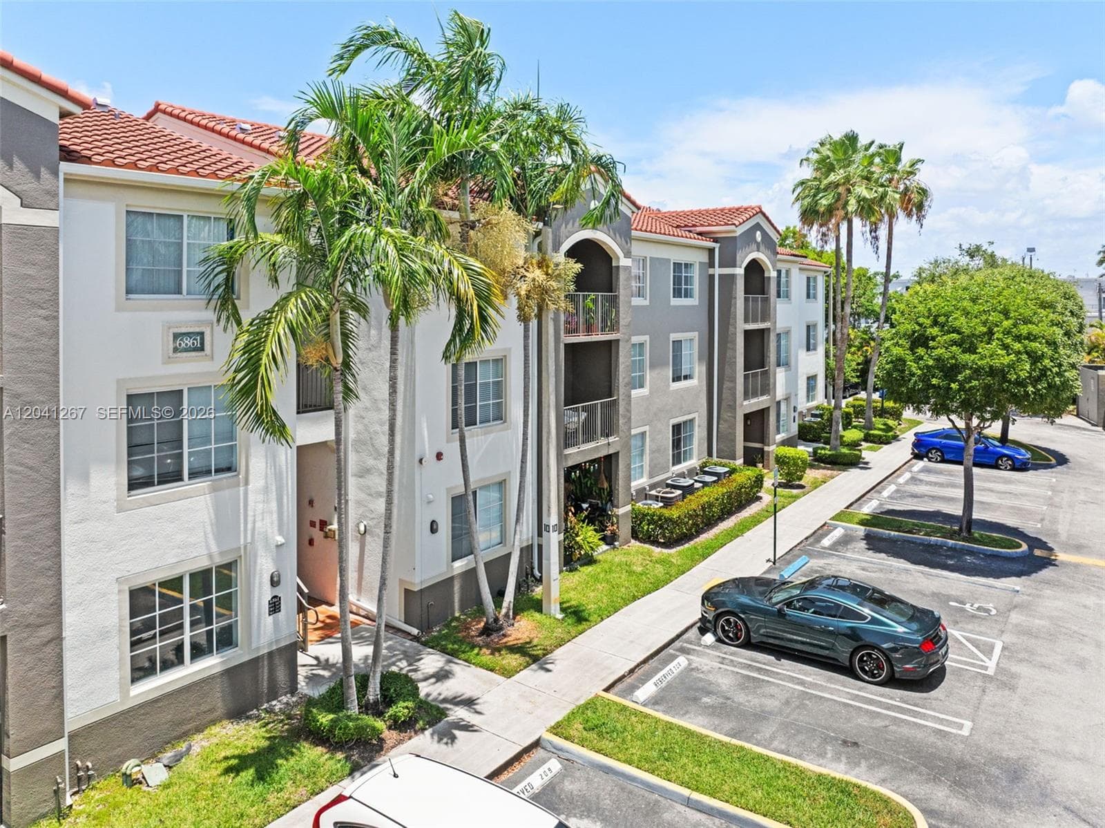 6861 SW 44th St # 202, Miami, FL 33155 photo 2