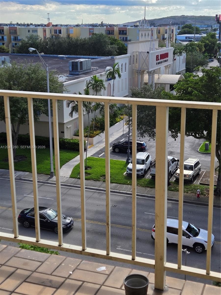 4675 W 18th Ct # 606, Hialeah, FL 33012 photo 2