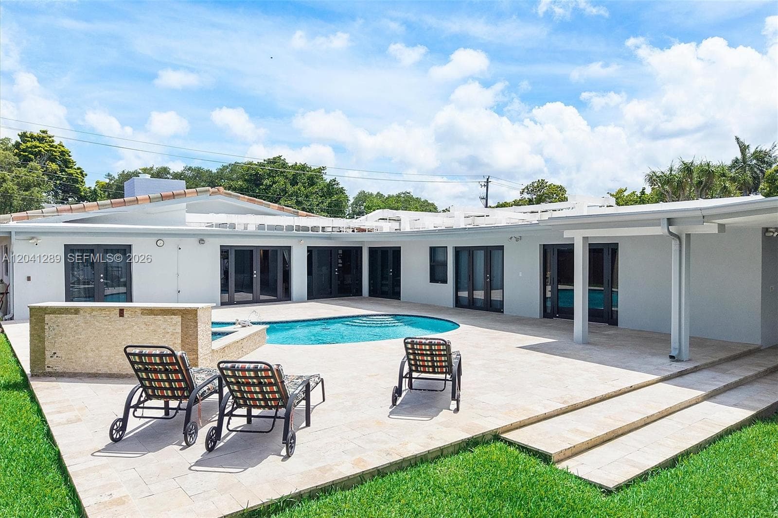 2531 NE 195th St, Miami, FL 33180 photo 4