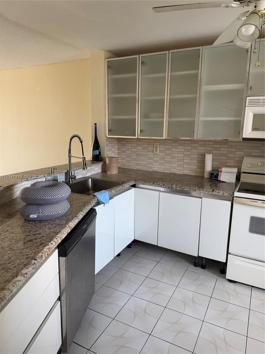 1750 NE 191st St # 627-4, Miami, FL 33179 photo 3
