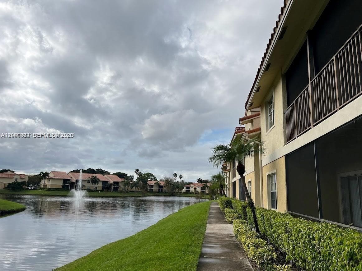 1227 SW 46th Ave # 304, Pompano Beach, FL 33069 photo 3