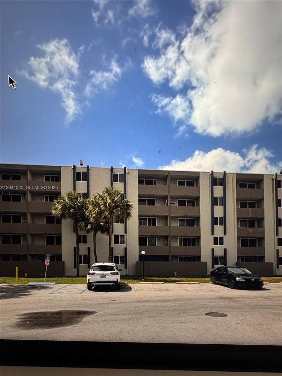 10090 NW 80th Ct # 1241, Hialeah Gardens, FL 33016 photo 2