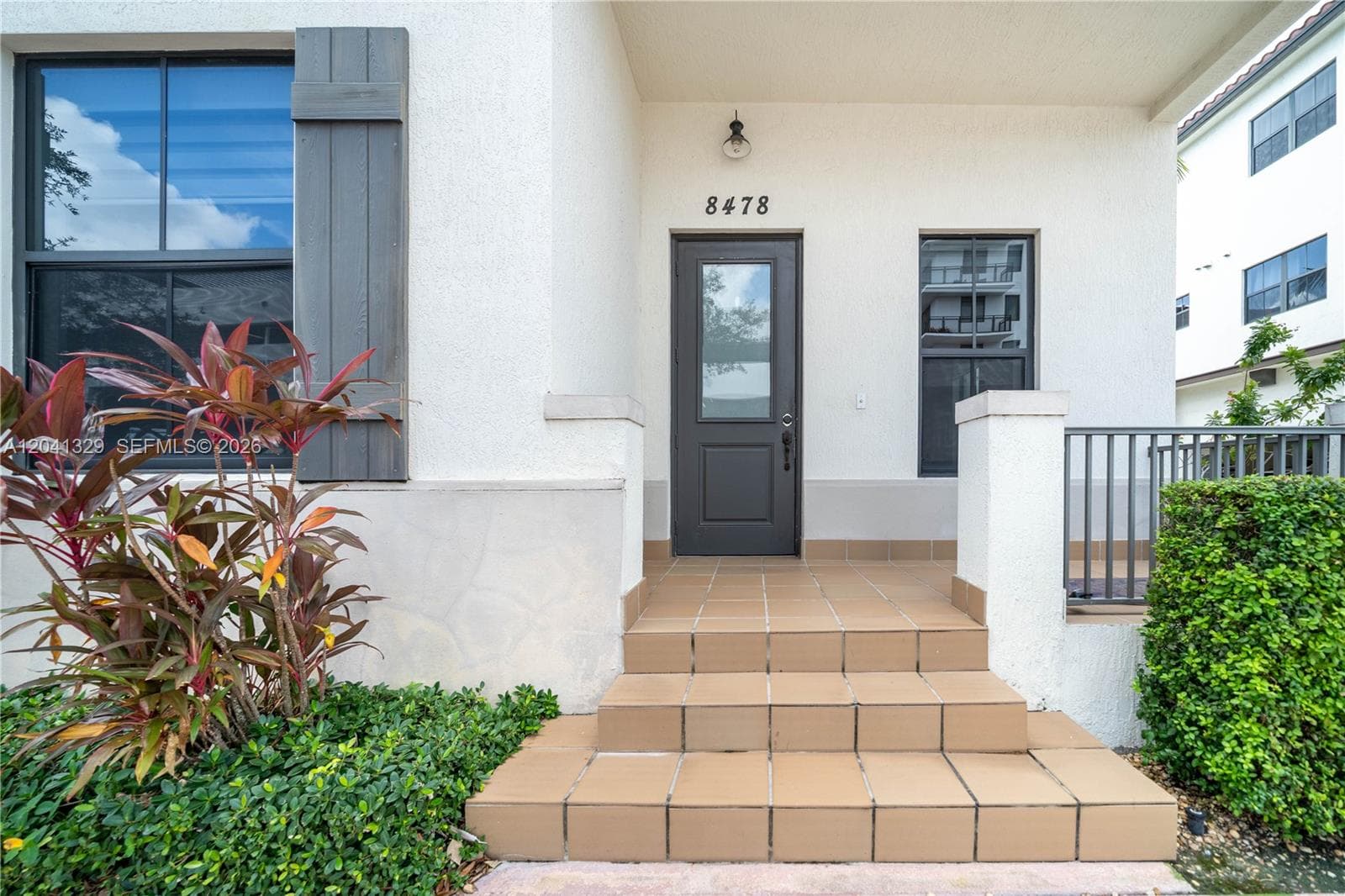 8478 NW 52nd St, Doral, FL 33166 photo 4