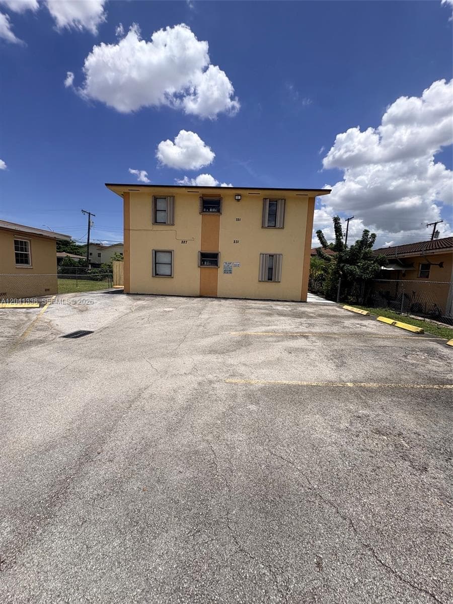 231 E 7th St # 202, Hialeah, FL 33010 photo 2
