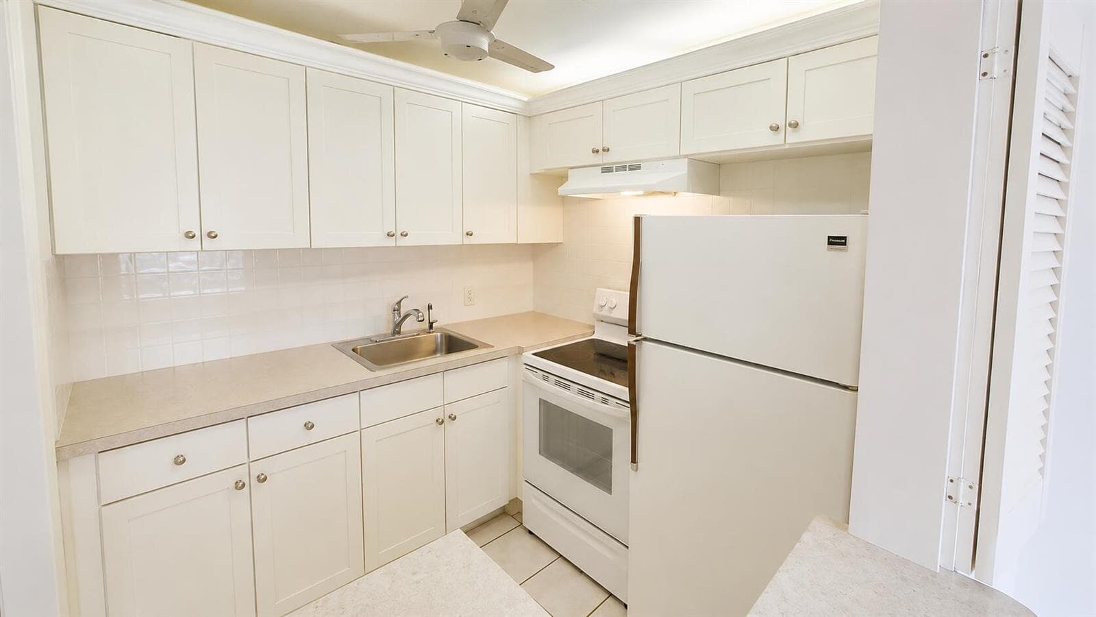 338 Camden O, West Palm Beach, FL 33417 photo 4
