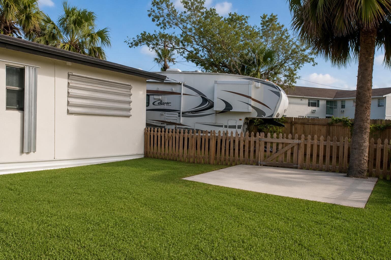1545 S 24th Court, West Palm Beach, FL 33404 photo 3