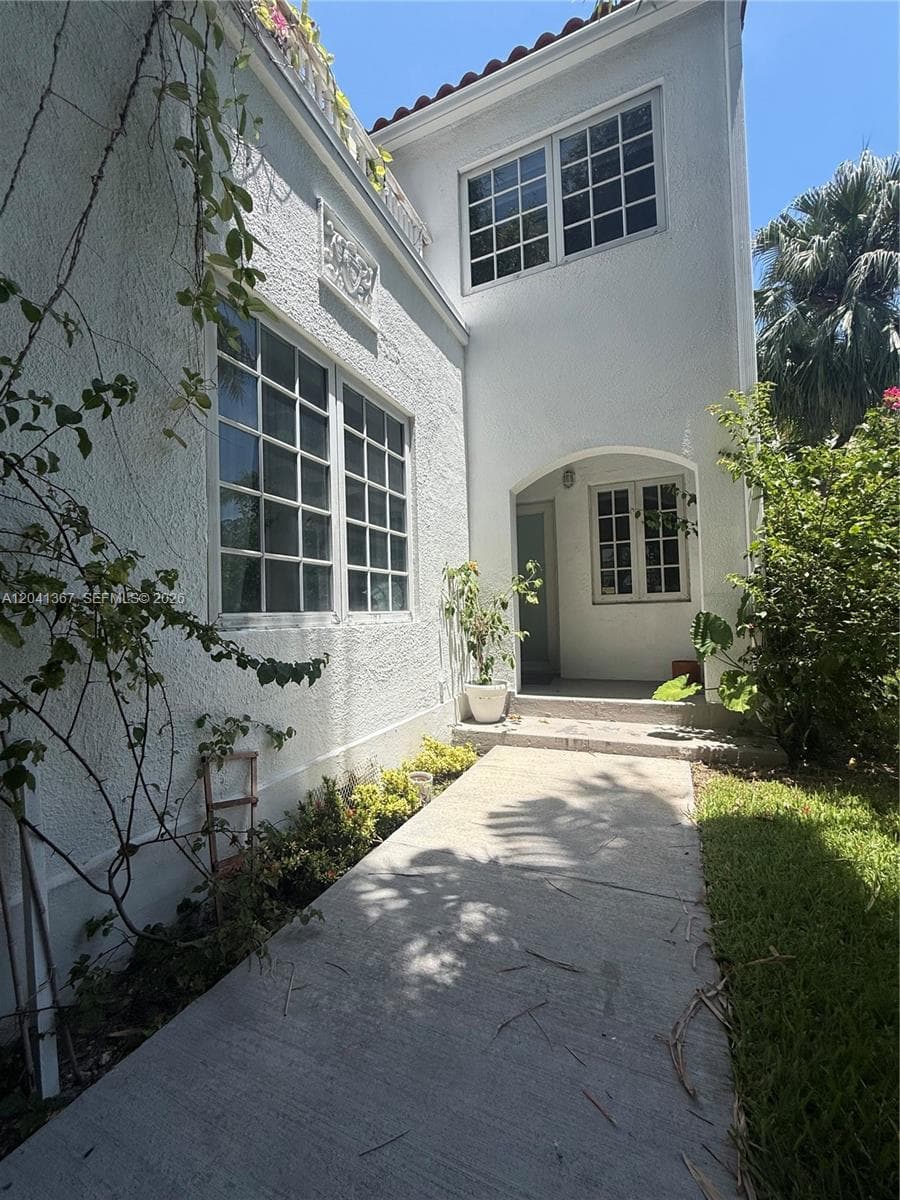 912 Euclid Ave, Miami Beach, FL 33139 photo 3