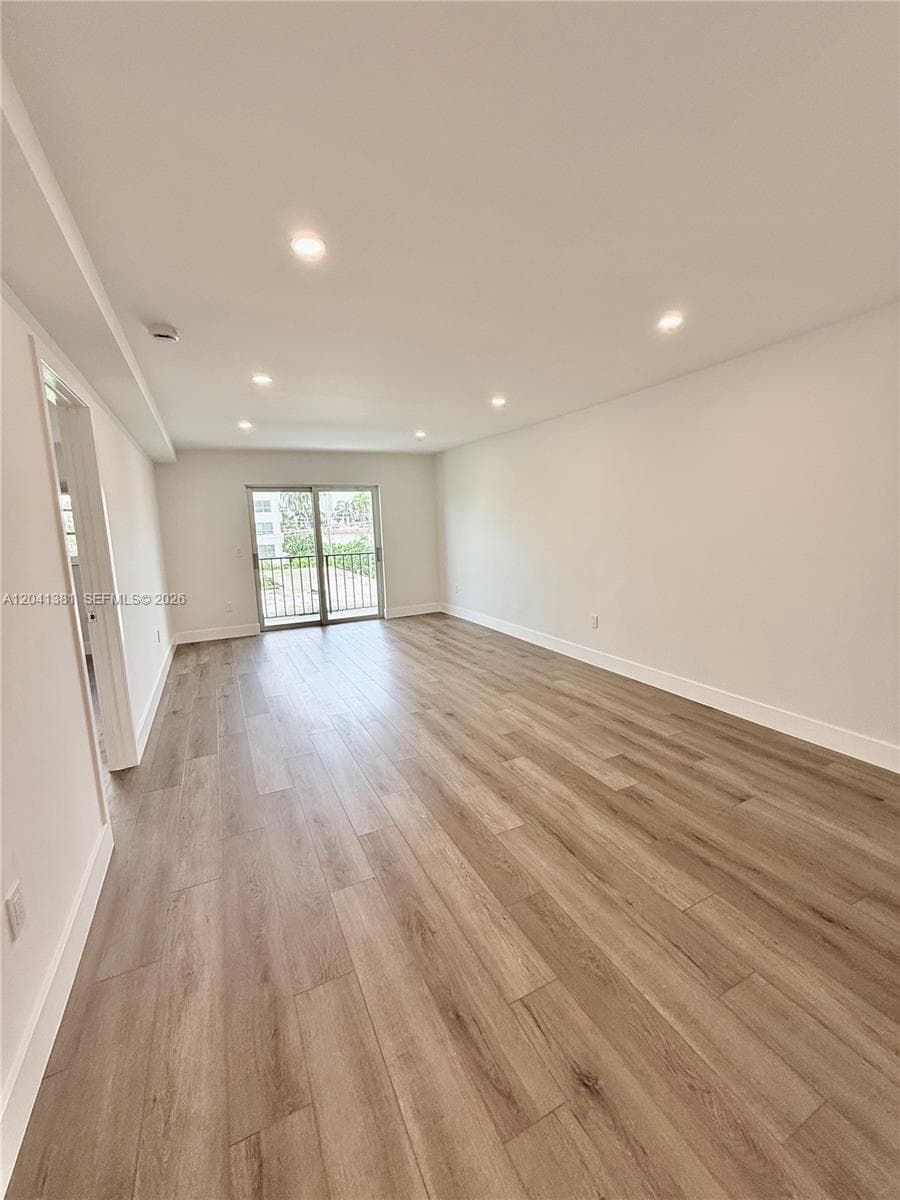 1900 Meridian Ave # 403, Miami Beach, FL 33139 photo 2