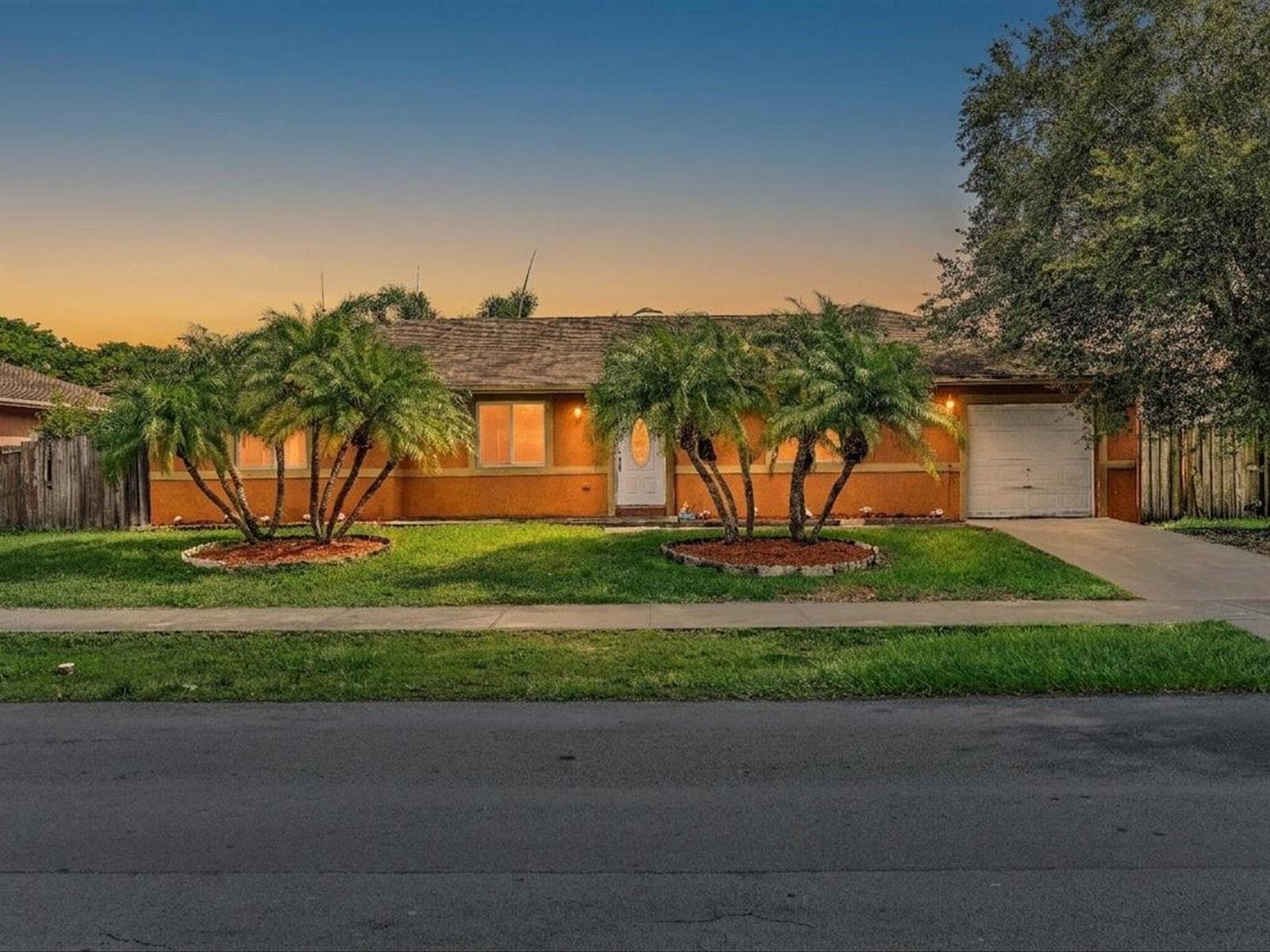 916 NW 3rd Terrace, Florida City, FL 33034 photo 3