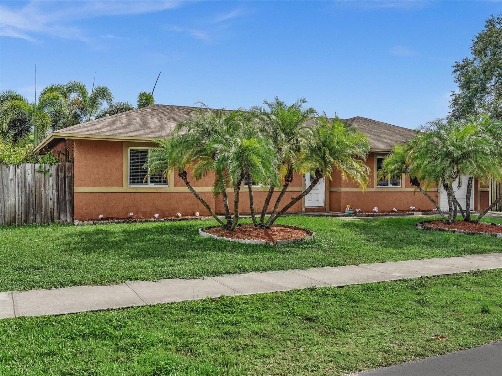 916 NW 3rd Terrace, Florida City, FL 33034 photo 5