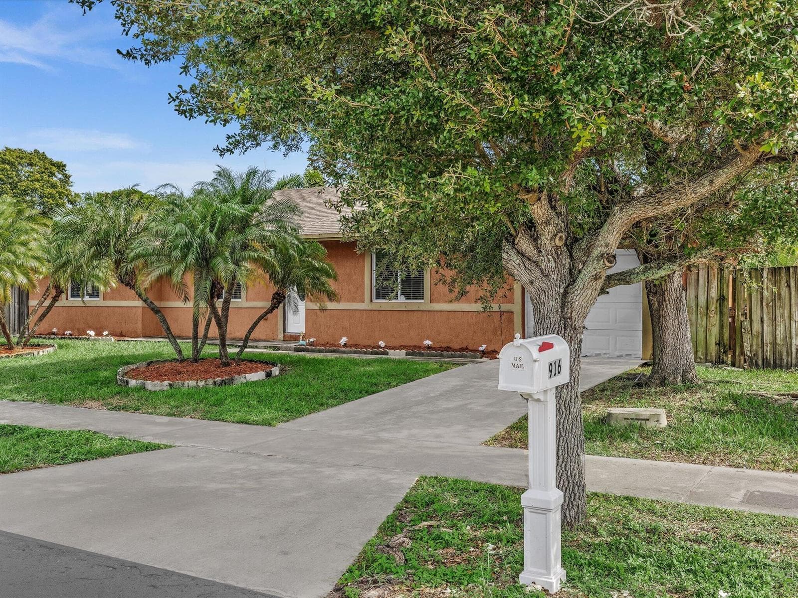 916 NW 3rd Terrace, Florida City, FL 33034 photo 4