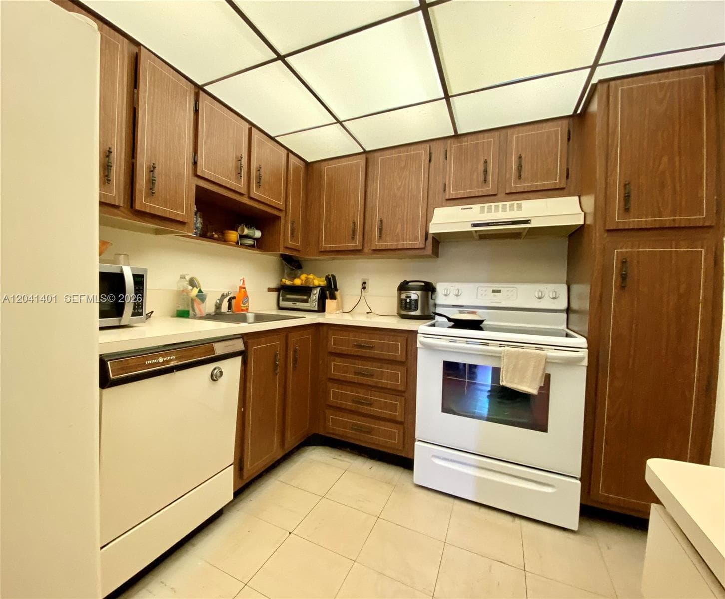 1300 Saint Charles Pl # 420, Pembroke Pines, FL 33026 photo 4