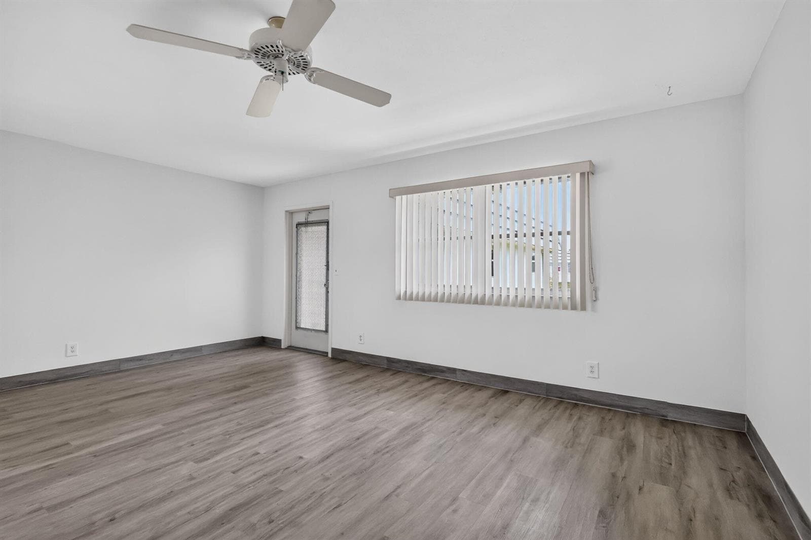 654 Saxony N, Delray Beach, FL 33446 photo 3
