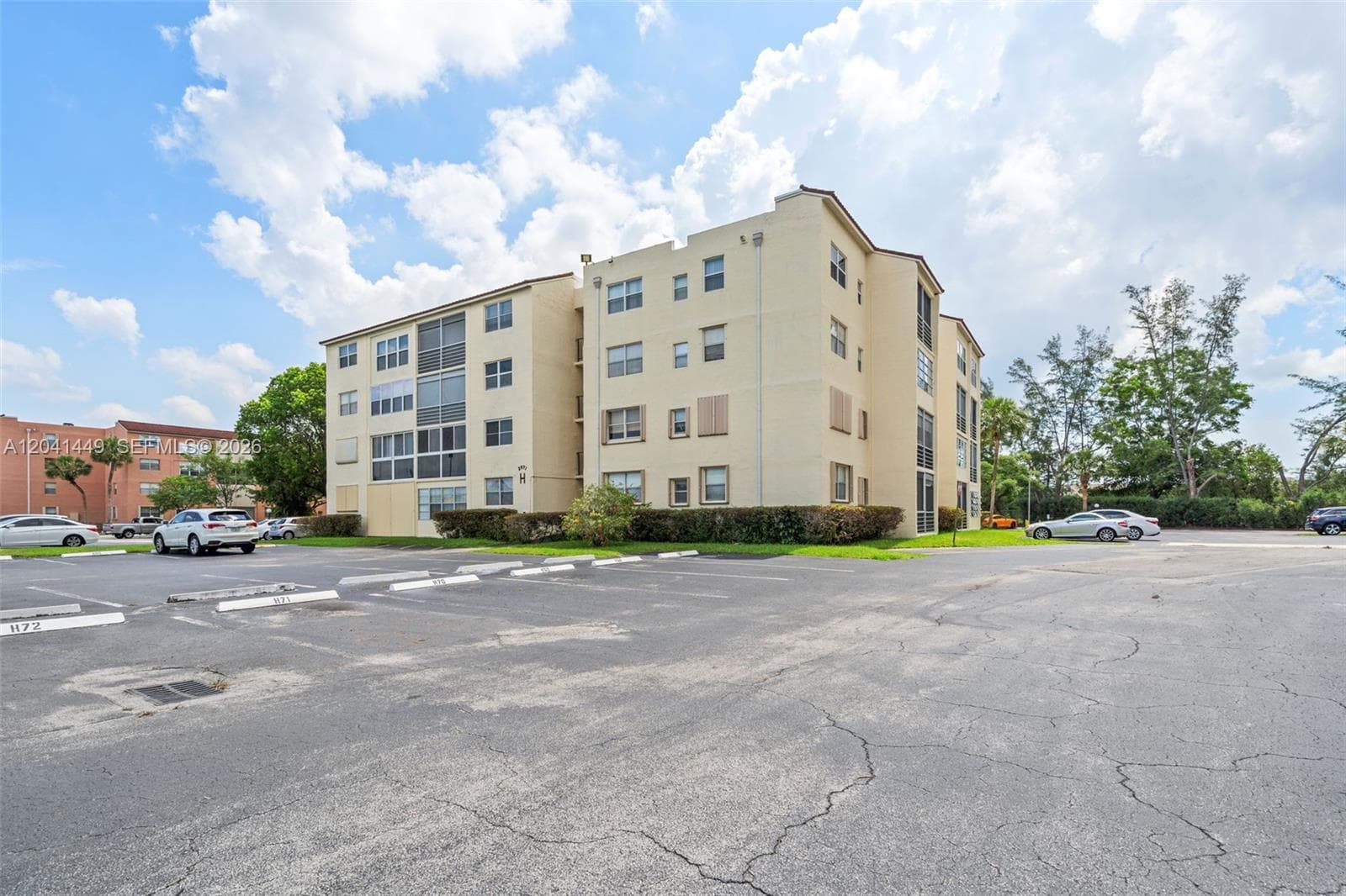 2871 Somerset Dr # 102, Lauderdale Lakes, FL 33311 photo 2