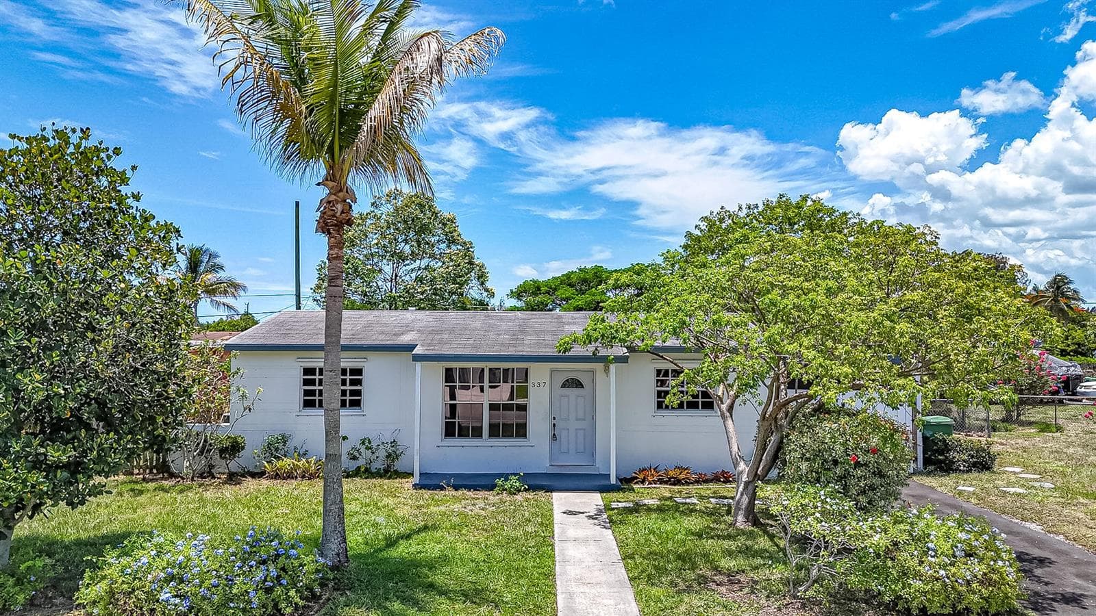 337 Mid Pines Road, Palm Springs, FL 33461 photo 2