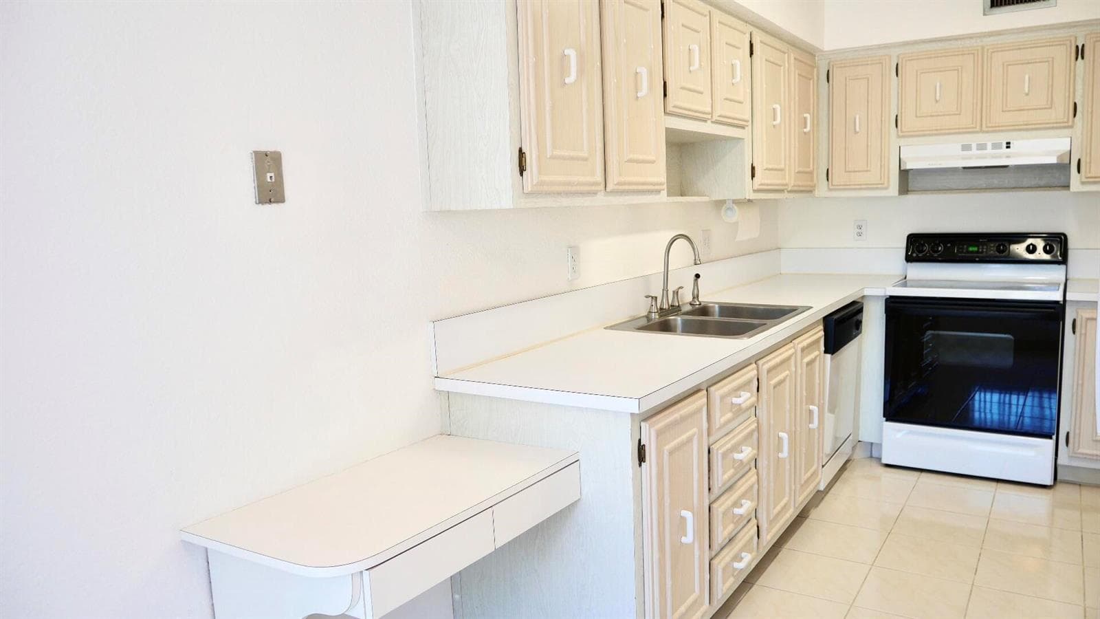 13638 Via Flora # D, Delray Beach, FL 33484 photo 5